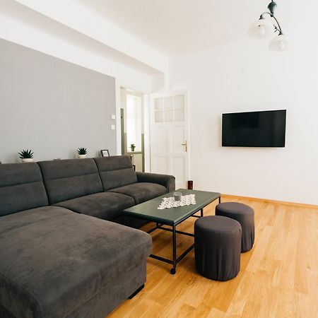 Mazuranic Square Apartment Загреб Екстериор снимка